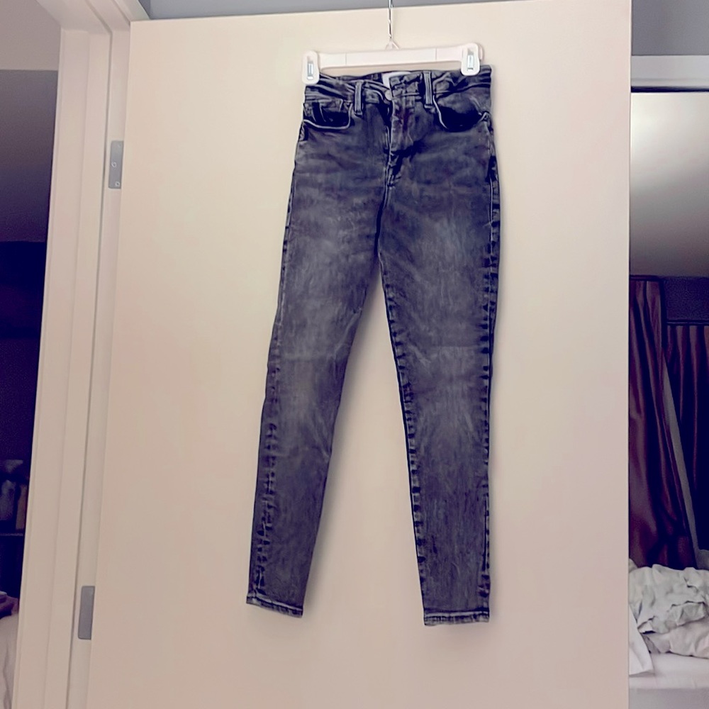 FRAME Le One Skinny Jeans Size 1
